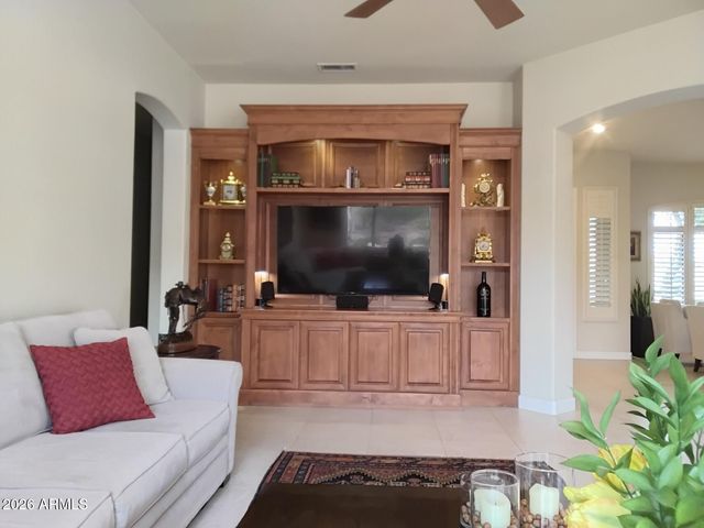 4214 E KIRKLAND Road, Phoenix, AZ 85050