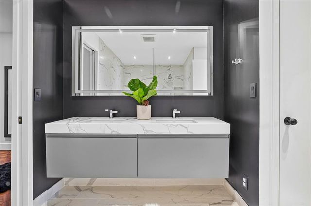 2660 Peachtree Road NW 4E, Atlanta, GA 30305