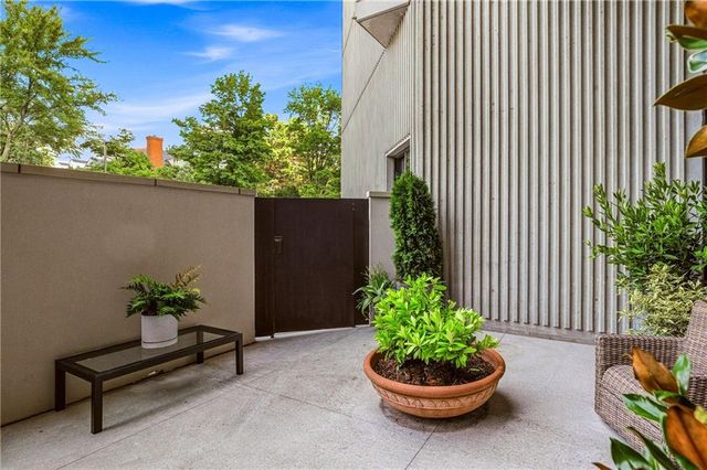 2660 Peachtree Road NW 4E, Atlanta, GA 30305