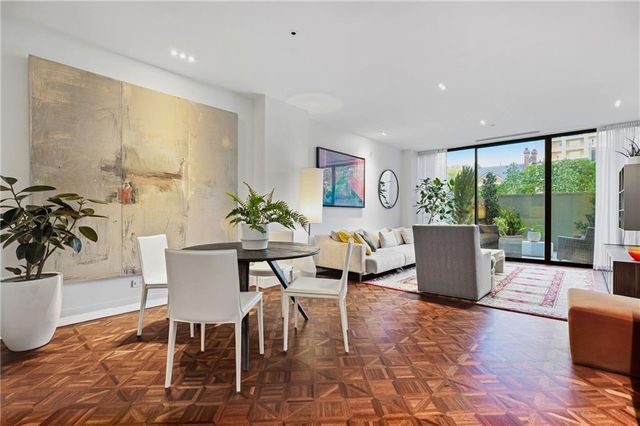 2660 Peachtree Road NW 4E, Atlanta, GA 30305
