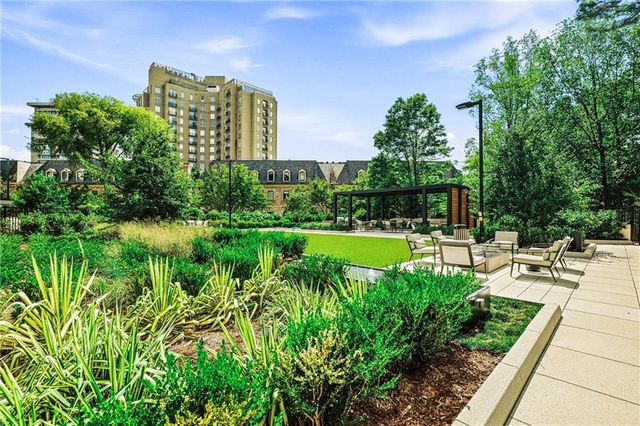2660 Peachtree Road NW 4E, Atlanta, GA 30305
