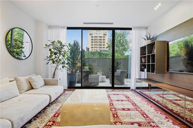2660 Peachtree Road NW 4E, Atlanta, GA 30305