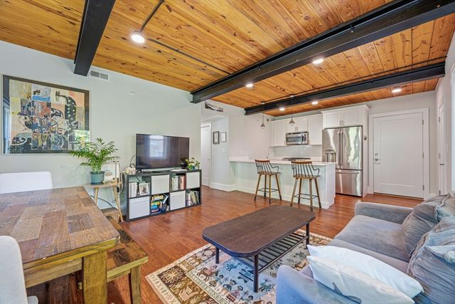 192 Raymond St 4, Cambridge, MA 02140
