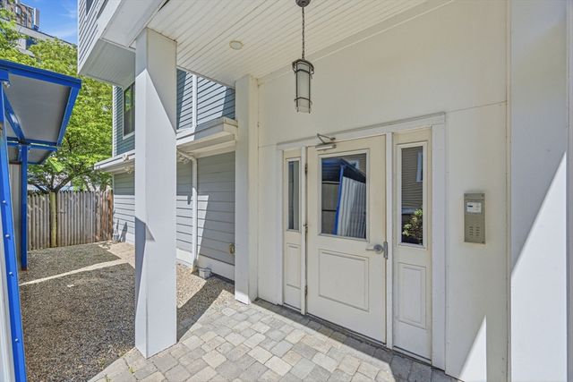 192 Raymond St 4, Cambridge, MA 02140