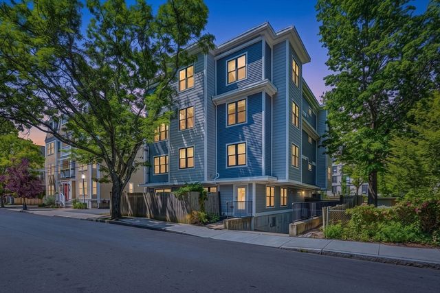 192 Raymond St 4, Cambridge, MA 02140