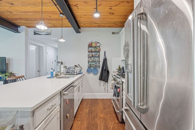 192 Raymond St 4, Cambridge, MA 02140