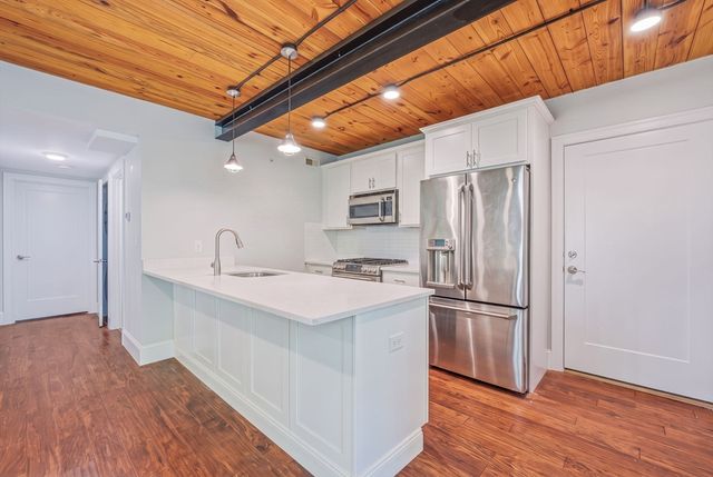 192 Raymond St 4, Cambridge, MA 02140
