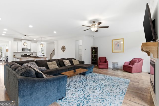 5445 Trillium Way, Flowery Branch, GA 30542