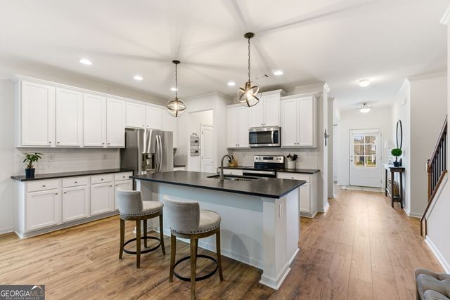 5445 Trillium Way, Flowery Branch, GA 30542