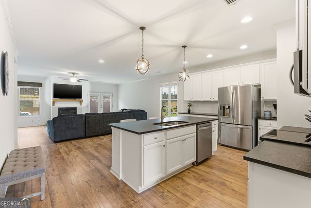 5445 Trillium Way, Flowery Branch, GA 30542