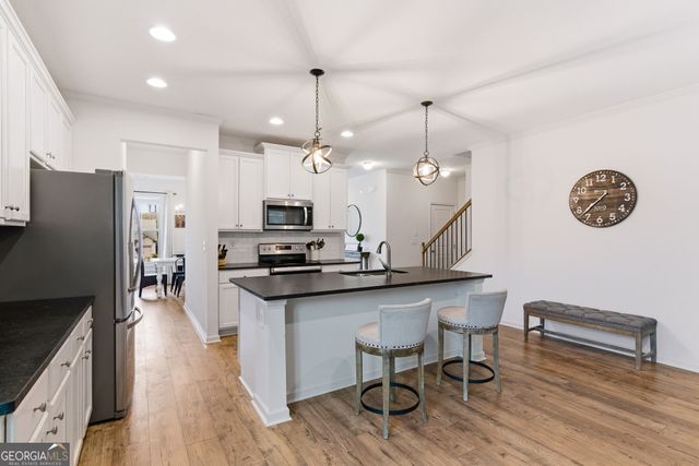 5445 Trillium Way, Flowery Branch, GA 30542