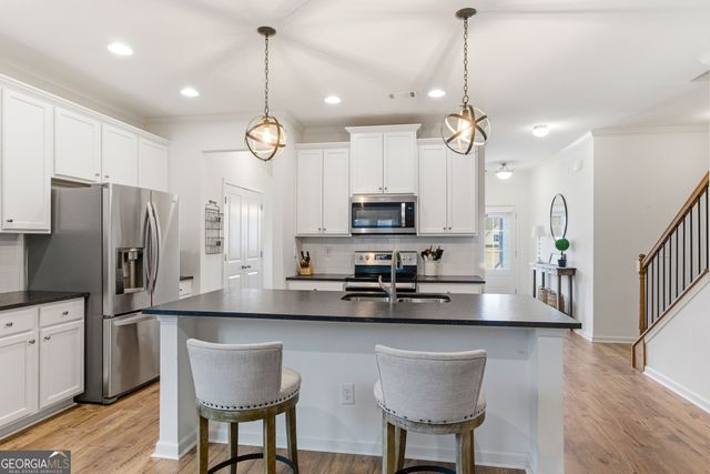 5445 Trillium Way, Flowery Branch, GA 30542