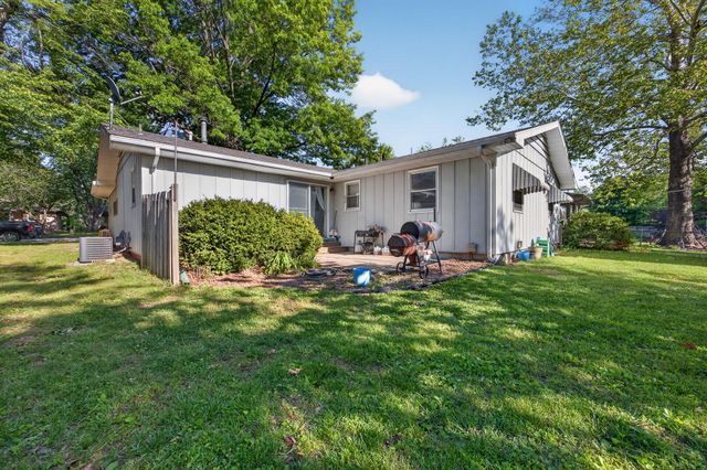 1347 S Arcadia Avenue, Springfield, MO 65804