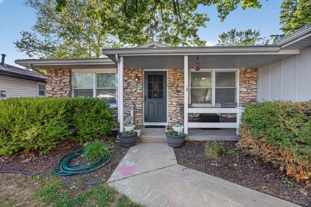 1347 S Arcadia Avenue, Springfield, MO 65804