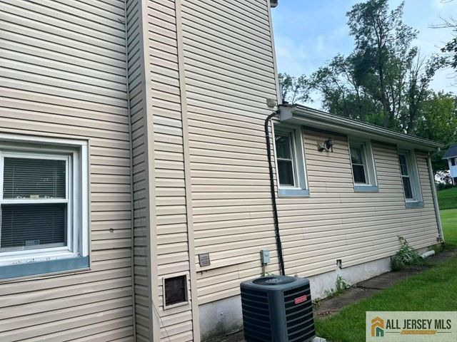 20 Tower Road, Edison, NJ 08820