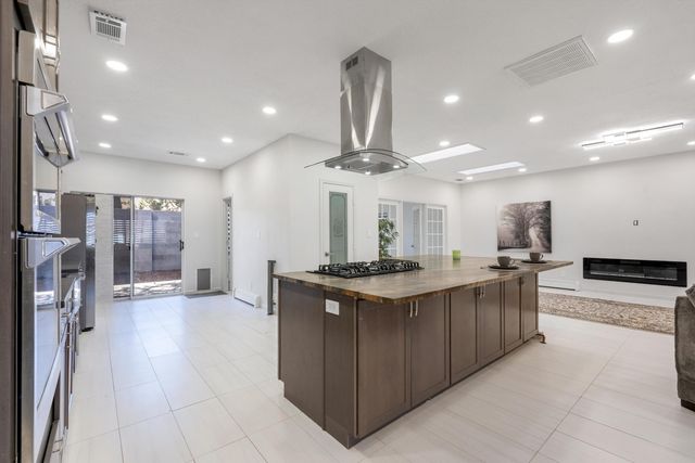 9108 Meriwether Avenue NE, Albuquerque, NM 87109