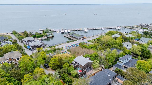 26 Duneway Avenue, Seaview, NY 11770