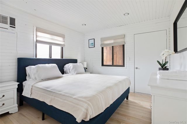 26 Duneway Avenue, Seaview, NY 11770