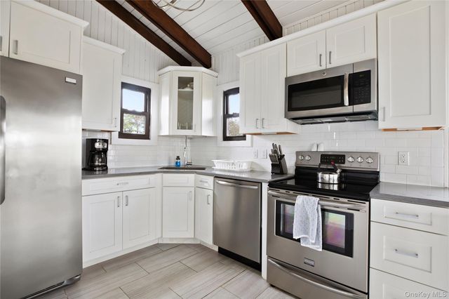 26 Duneway Avenue, Seaview, NY 11770