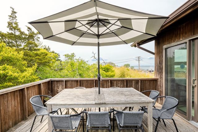 26 Duneway Avenue, Seaview, NY 11770