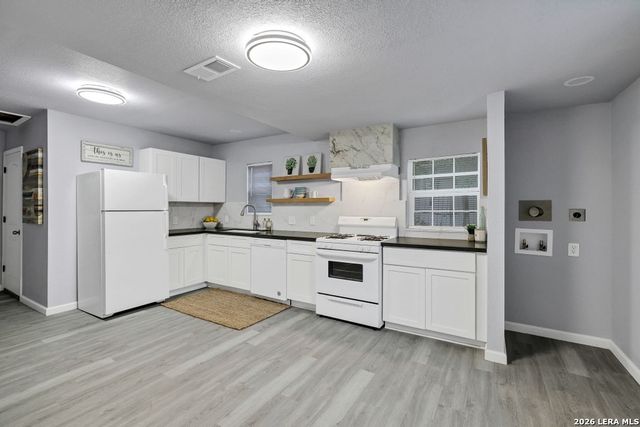 154 W Zavalla, San Antonio, TX 78204