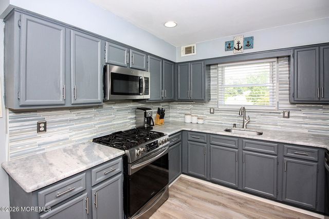 93 Starlight Road, Howell, NJ 07731
