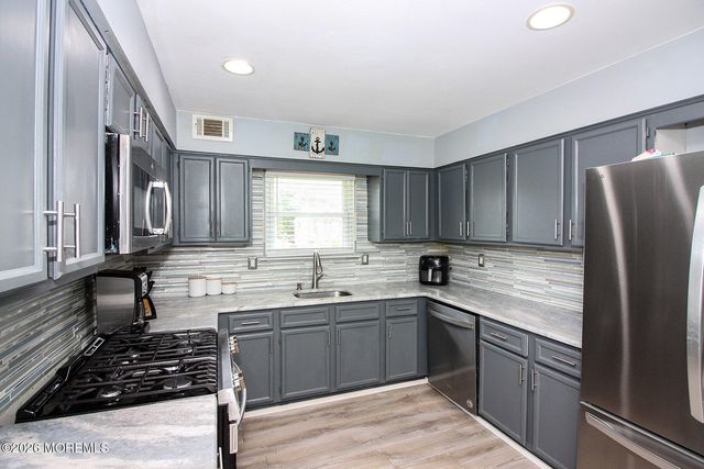 93 Starlight Road, Howell, NJ 07731