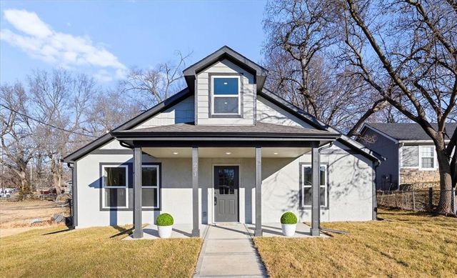 231 Coronado Road, Bonner Springs, KS 66012