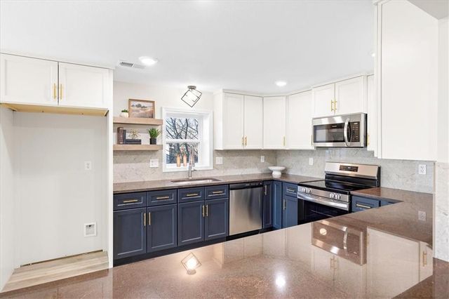 231 Coronado Road, Bonner Springs, KS 66012