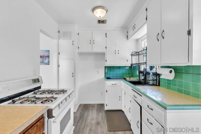7595 Roosevelt Ave., Lemon Grove, CA 91945