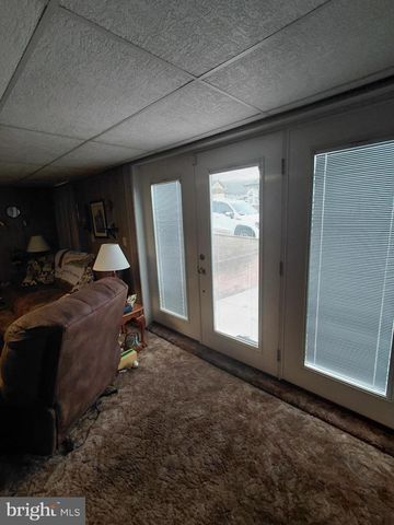 112 GRANT ST, Petersburg, WV 26847