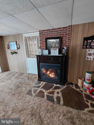 112 GRANT ST, Petersburg, WV 26847