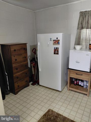 112 GRANT ST, Petersburg, WV 26847