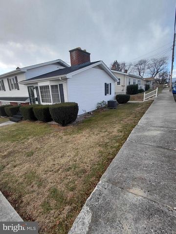 112 GRANT ST, Petersburg, WV 26847