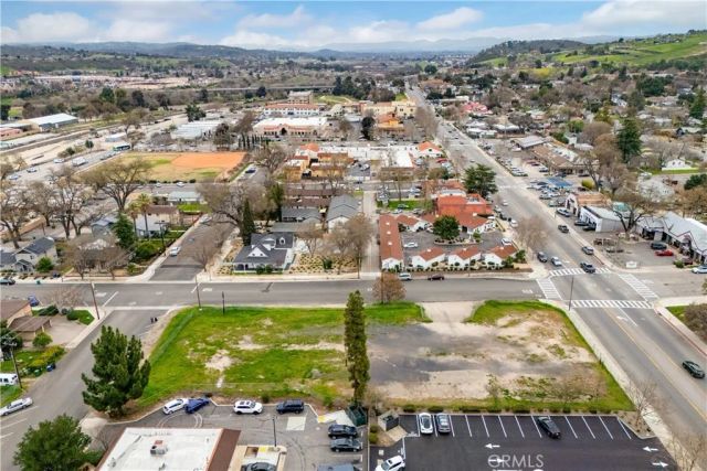 828 Spring, Paso Robles, CA 93446