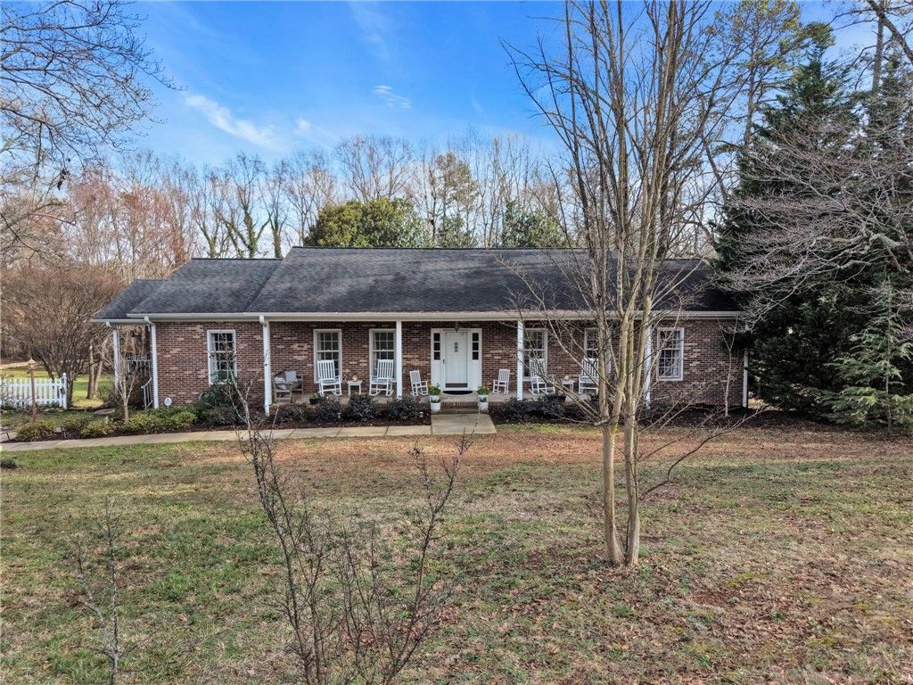 639 Sulphur Springs Road, Greenville, SC 29617