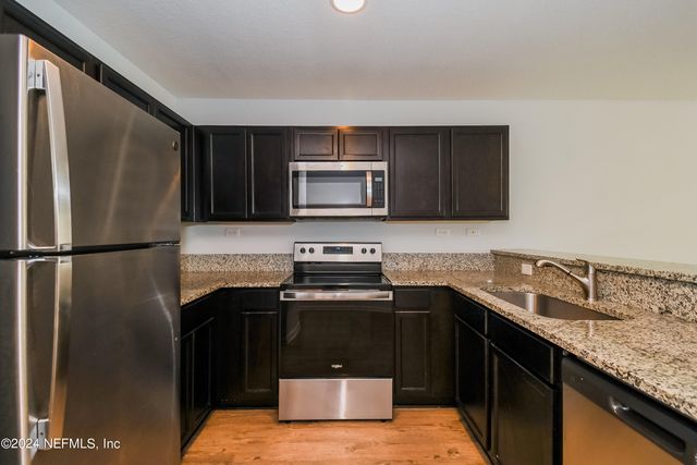 556 EISEMAN Way, Jacksonville, FL 32216