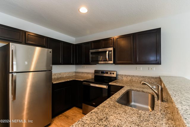 556 EISEMAN Way, Jacksonville, FL 32216