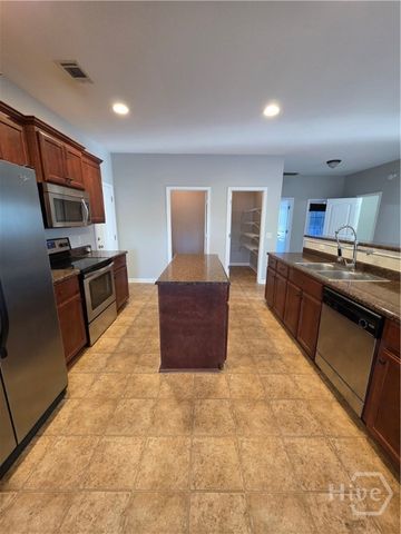 608 Mustang Lane NE, Ludowici, GA 31316