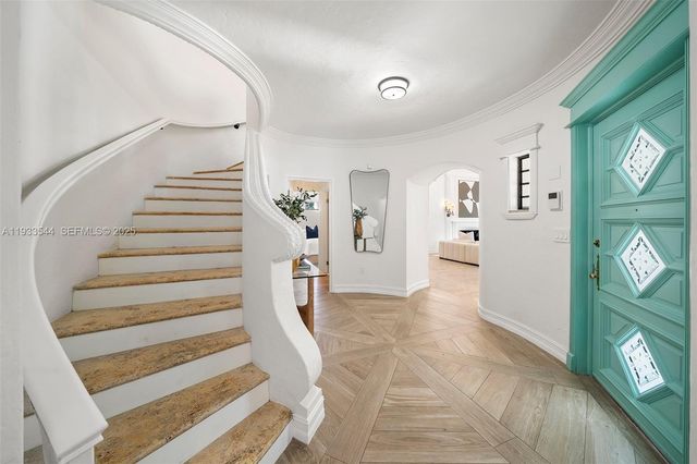 3500 Flamingo Dr, Miami Beach, FL 33140