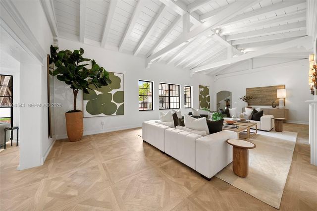 3500 Flamingo Dr, Miami Beach, FL 33140