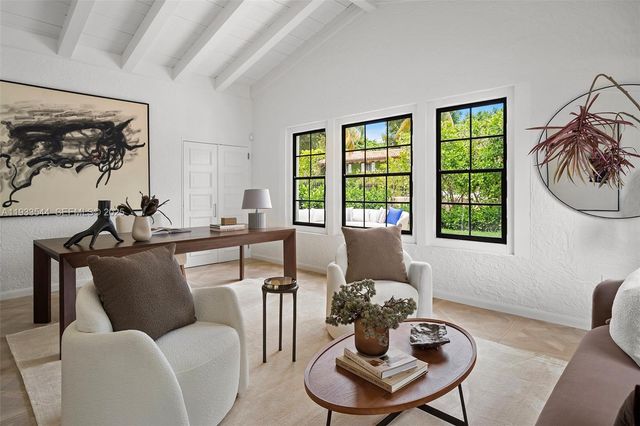 3500 Flamingo Dr, Miami Beach, FL 33140