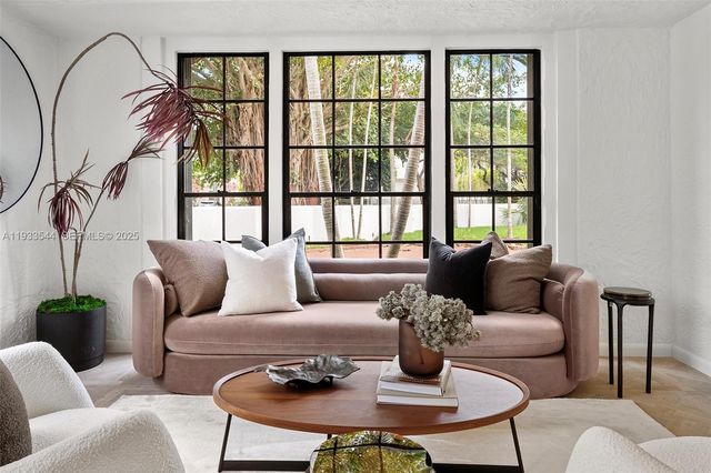 3500 Flamingo Dr, Miami Beach, FL 33140