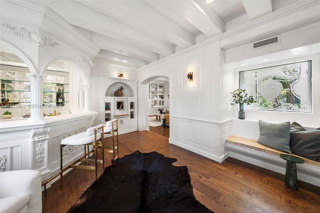 3500 Flamingo Dr, Miami Beach, FL 33140