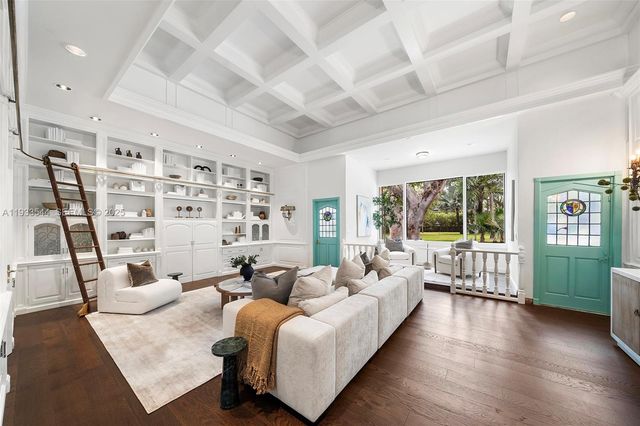 3500 Flamingo Dr, Miami Beach, FL 33140