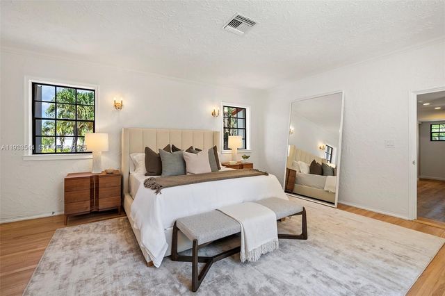 3500 Flamingo Dr, Miami Beach, FL 33140