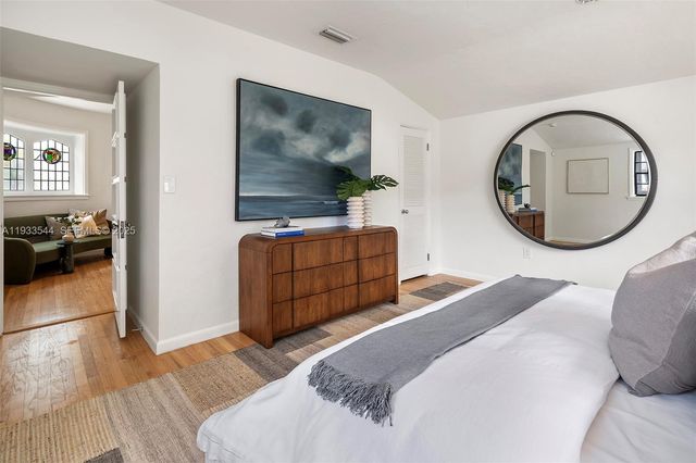 3500 Flamingo Dr, Miami Beach, FL 33140