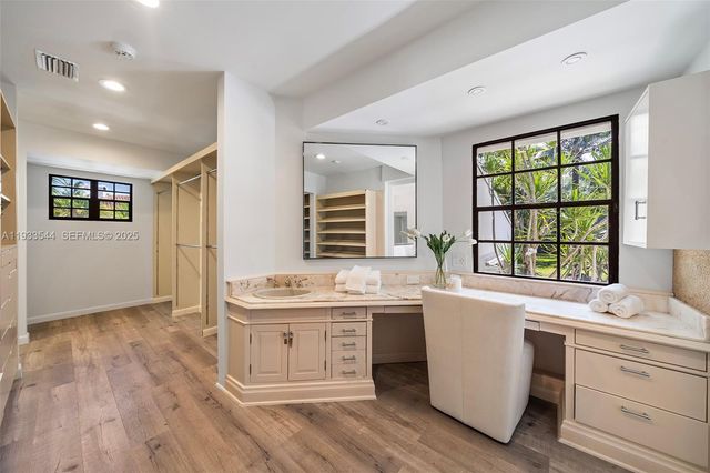 3500 Flamingo Dr, Miami Beach, FL 33140