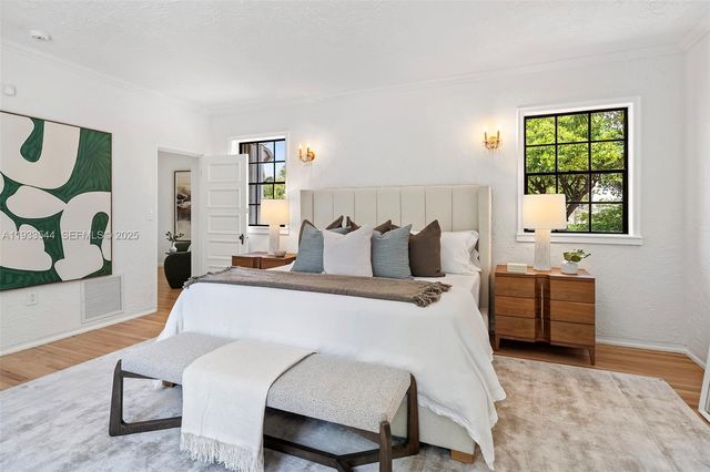 3500 Flamingo Dr, Miami Beach, FL 33140