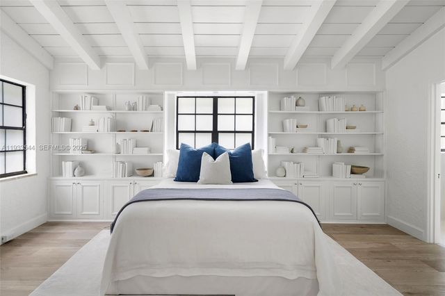 3500 Flamingo Dr, Miami Beach, FL 33140